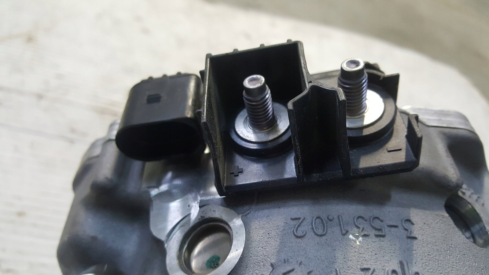 Alternator VW AUDI 4N0903028R demontaż