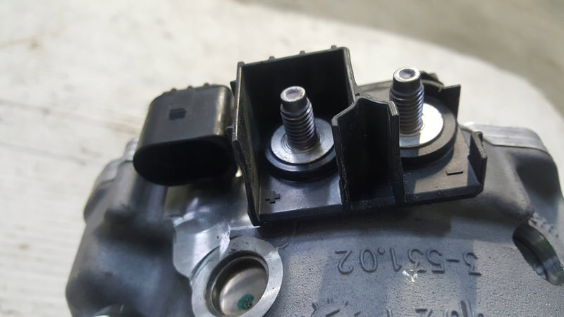 Alternator VW AUDI 4N0903028R demontaż