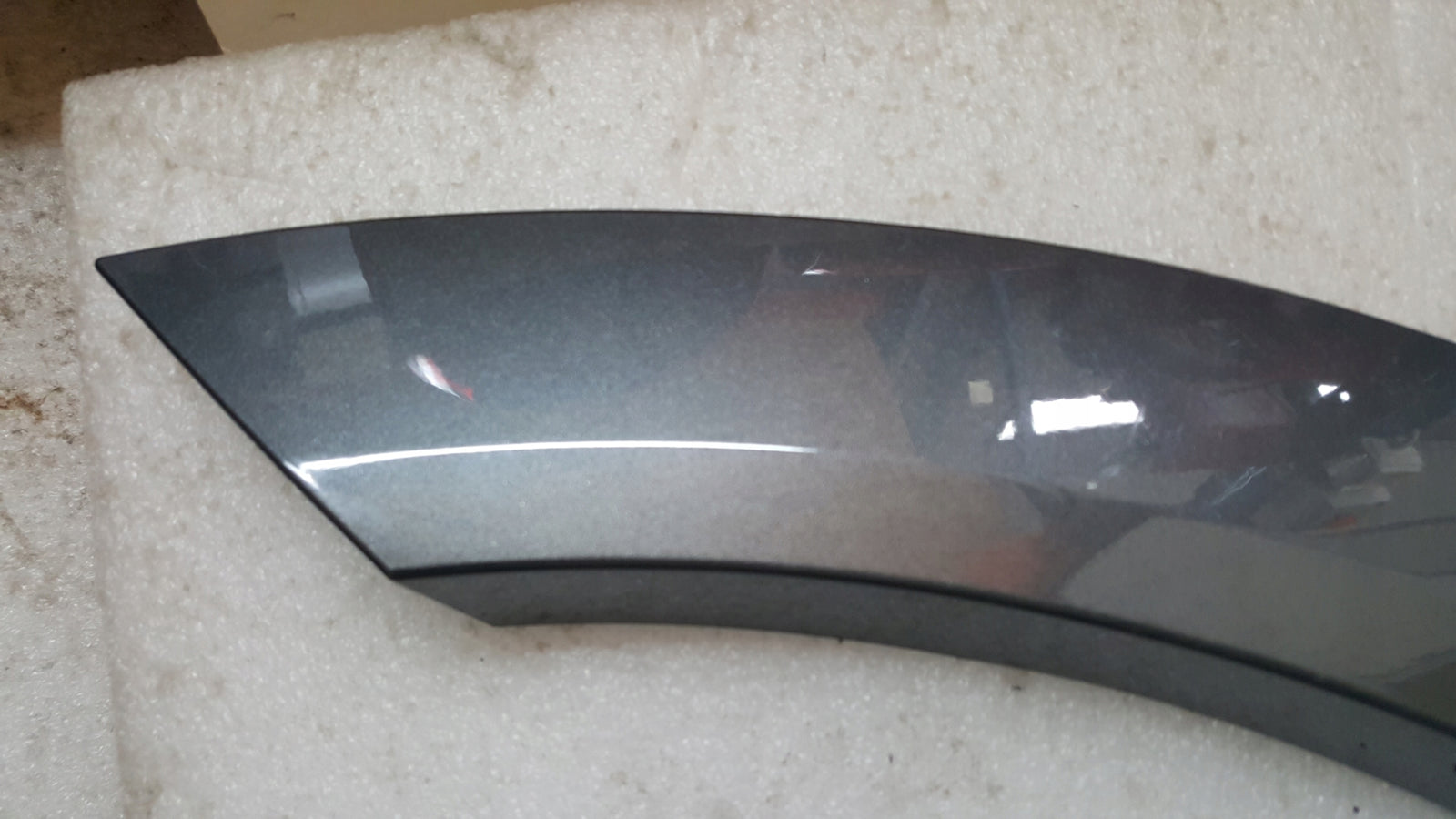 Listwa drzwi prawy tył AUDI E-TRON 4KE854820A 4KE853026E demontaż