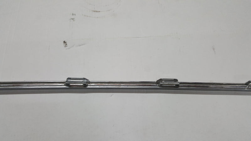 Listwa chrom zderzaka tylnego VW GOLF VII GOLF SPORTSVAN 5G6853333 demontaż