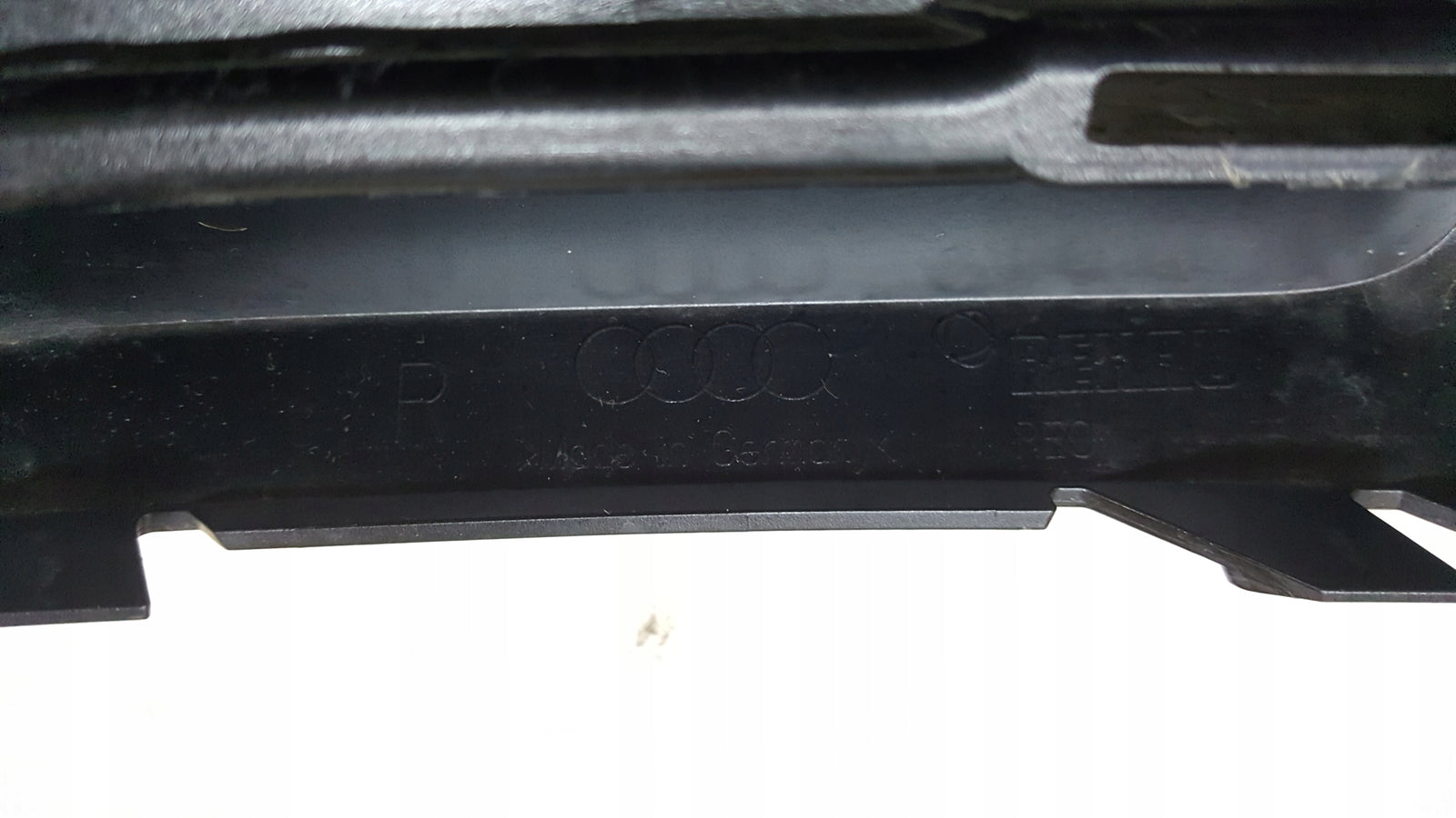 AUDI Q2 81A KRATKA RAMKA PRAWA 81A853054D 81A853054C