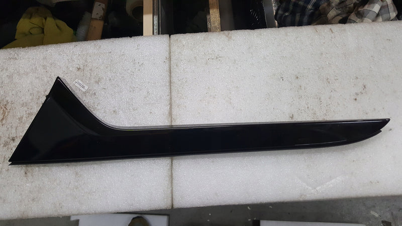 Lewa listwa spoiler klapy bagażnika AUDI A6 (C8) avant 4K9854871 demontaż