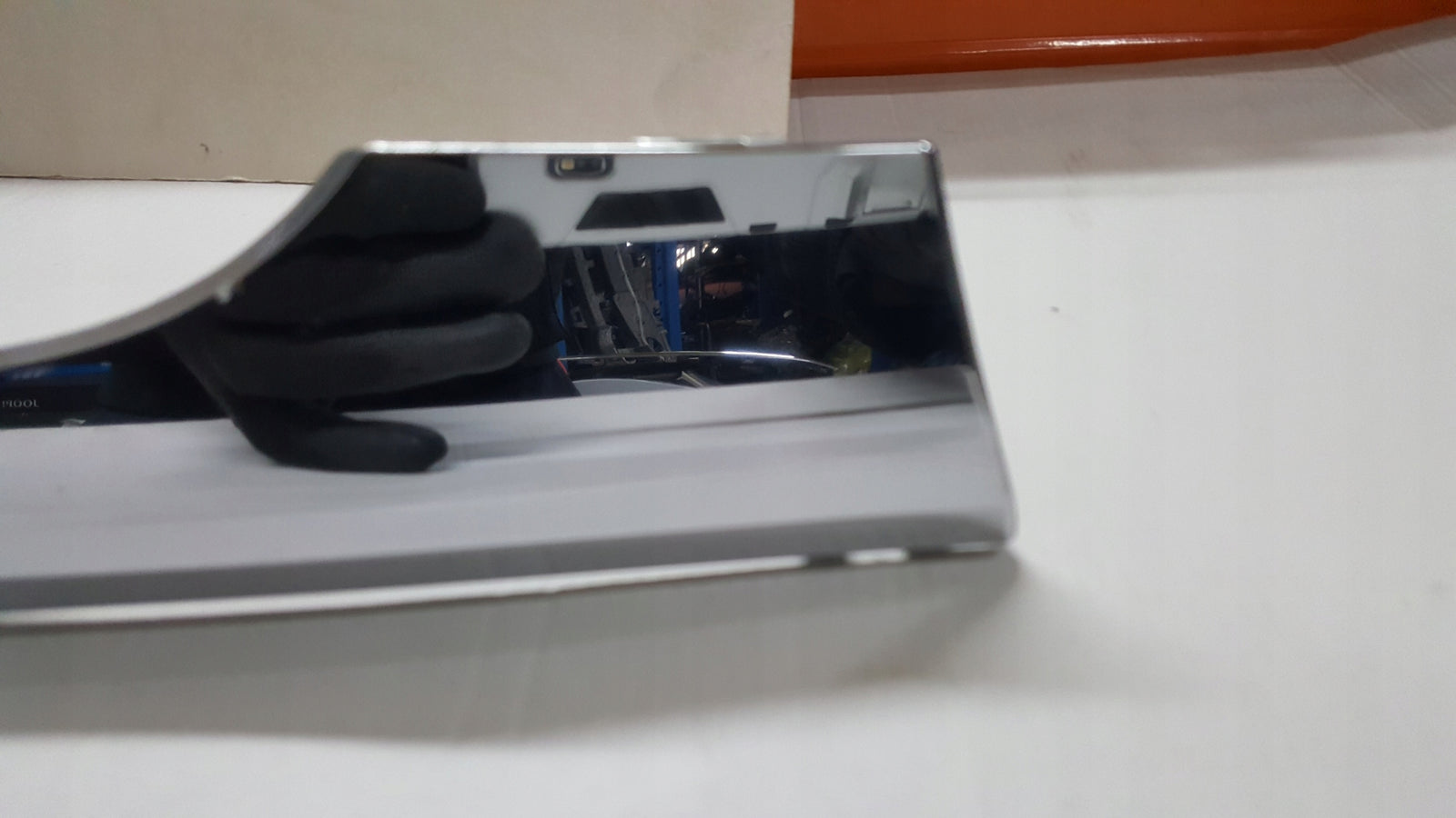 Listwa chrom zderzaka tylnego lewa strona VW TOUAREG 7P6853841 demontaż
