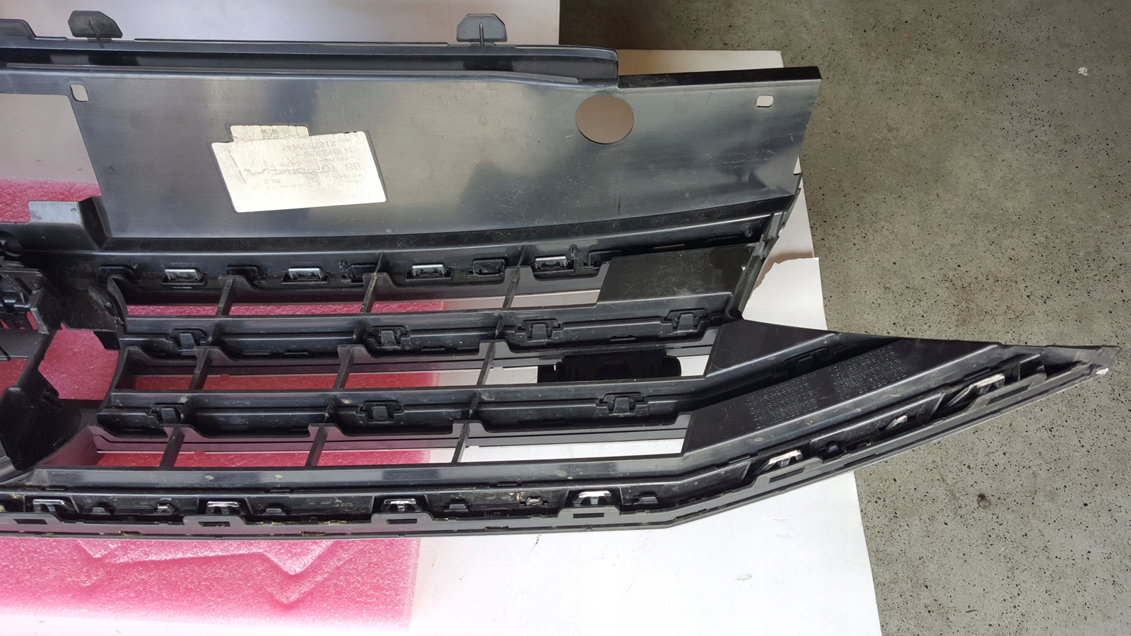 Atrapa grill -- VW PASSAT B8 GTE lift 3G0853653P demontaż