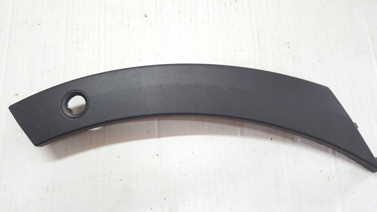 Listwa zderzaka prawy tył SEAT ARONA 6F9853026 demontaż