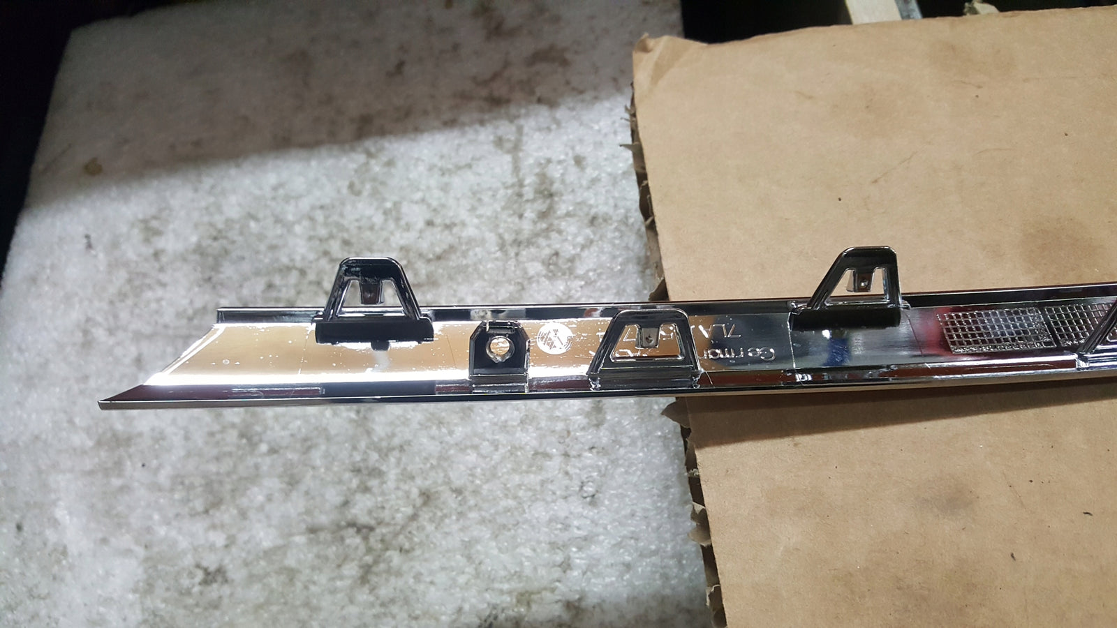 LISTWA CHROM ATRAPY GRILA LEWA VW T6 MULTIVAN 7LA853763