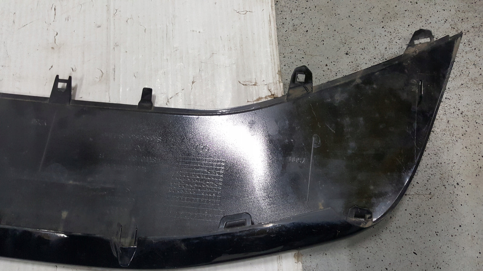 Spoiler dokładka zderzaka przedniego AUDI A4 (B9) 8W0807717B demontaż