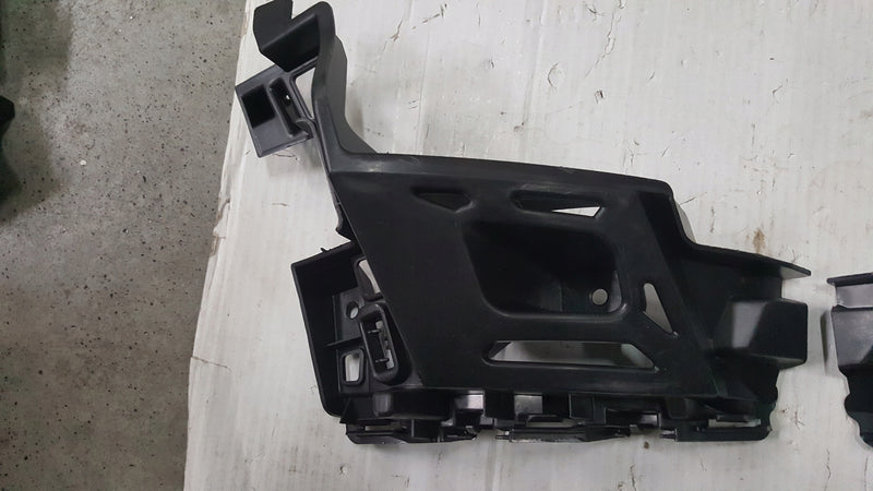 Nowe ślizgi zderzaka tylnego lewy + prawy SEAT ATECA 575807377 575807378