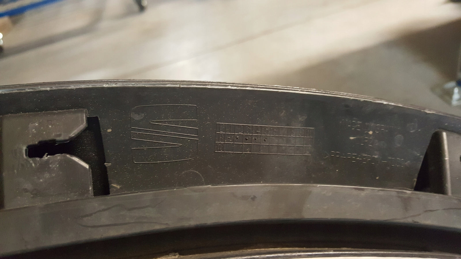 Listwa błotnika LE przód SEAT FORMENTOR 5FF853717D
