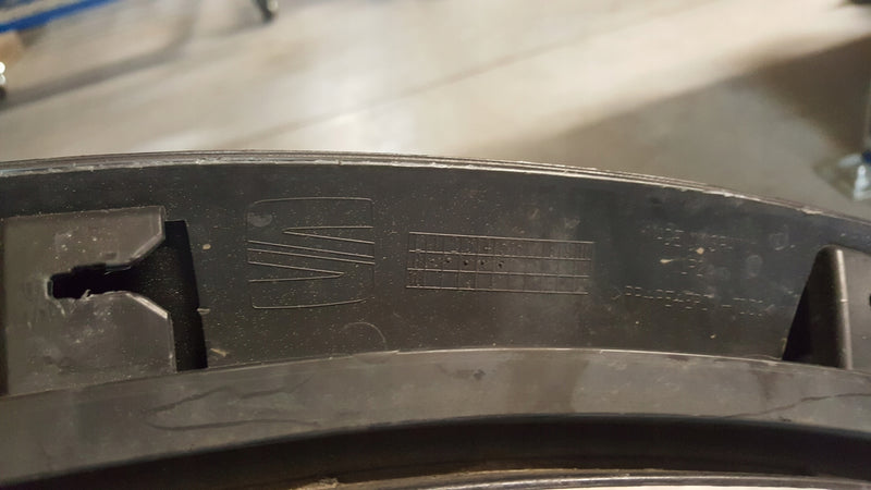 Listwa błotnika LE przód SEAT FORMENTOR 5FF853717D