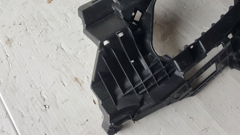 NOWE ORYGINALNE lewe mocowanie końcówki wydechu AUDI A4 (B9) 8W0807347D