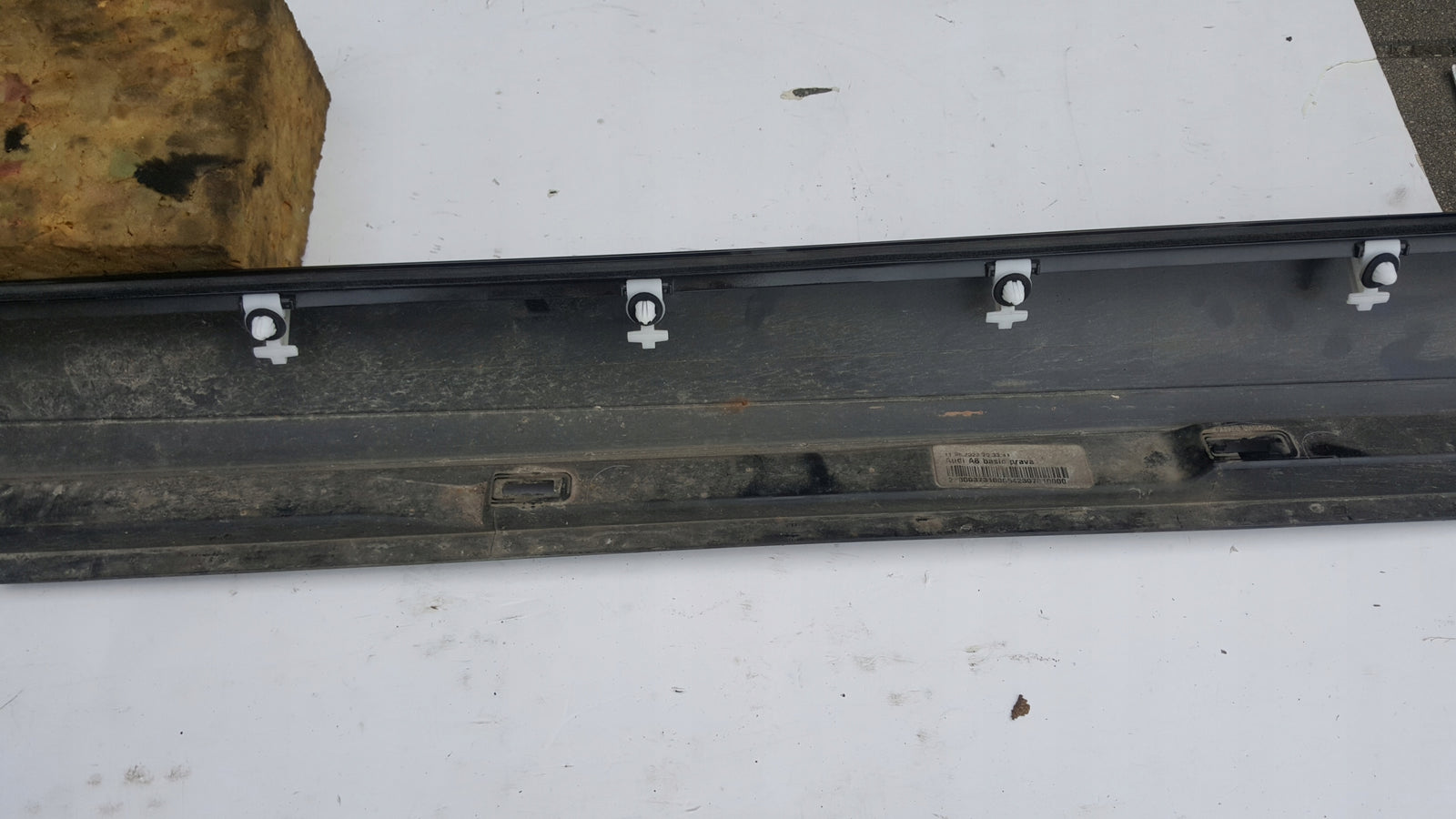 Listwa progowa prawa AUDI A6 (C8) 4K0853856 demontaż