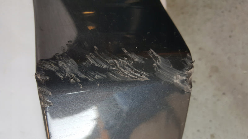 Listwa błotnika prawy tył AUDI Q5 III 8MA853818A demontaż