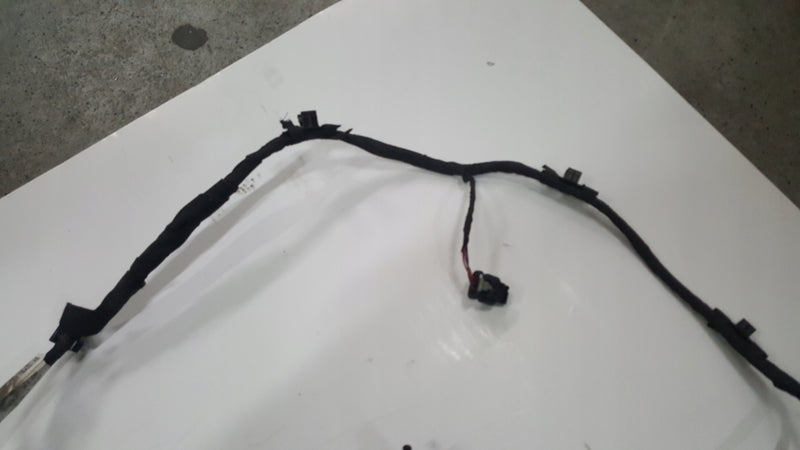 Instalacja czujników PDC zderzaka przedniego AUDI Q3 83A971085D demontaż