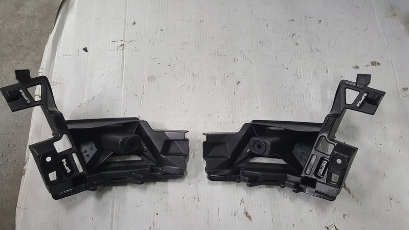 Nowe ślizgi zderzaka tylnego lewy + prawy SEAT ATECA 575807377 575807378