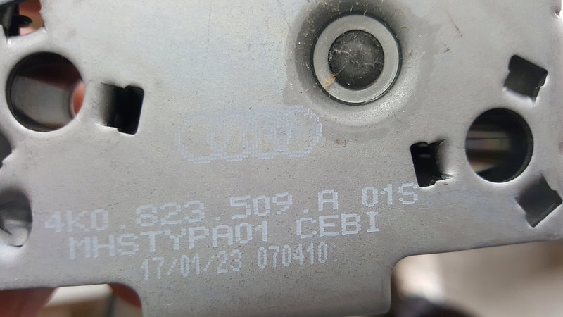 Zamek maski AUDI A6 C8 A7 RS6 4K0823509A NOWY