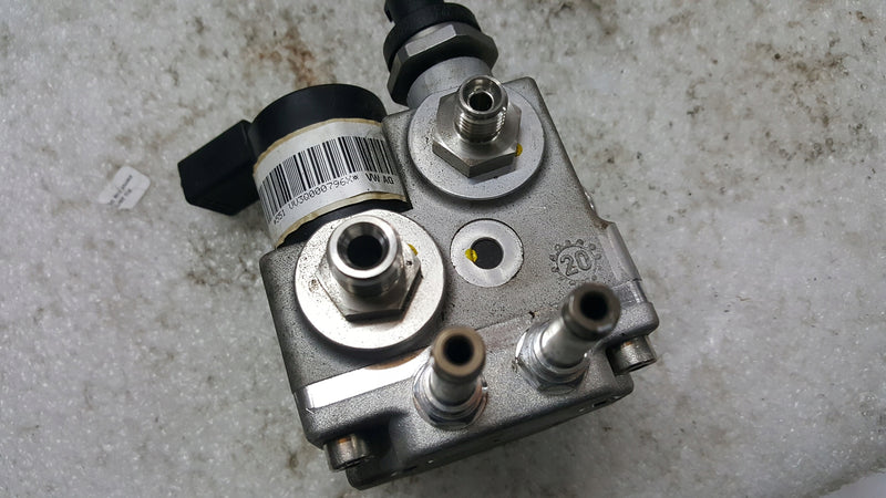 Zawór regulacji rozdzielacz VW AUDI SEAT SKODA 5R3906011 demontaż