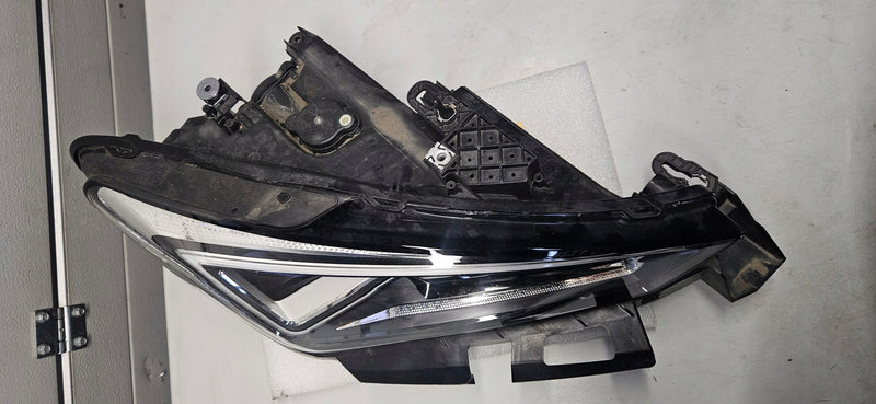 Pr FULL LED Seat Leon 4 5FB941008J 2023r ldeał wraz z platformą mocującą