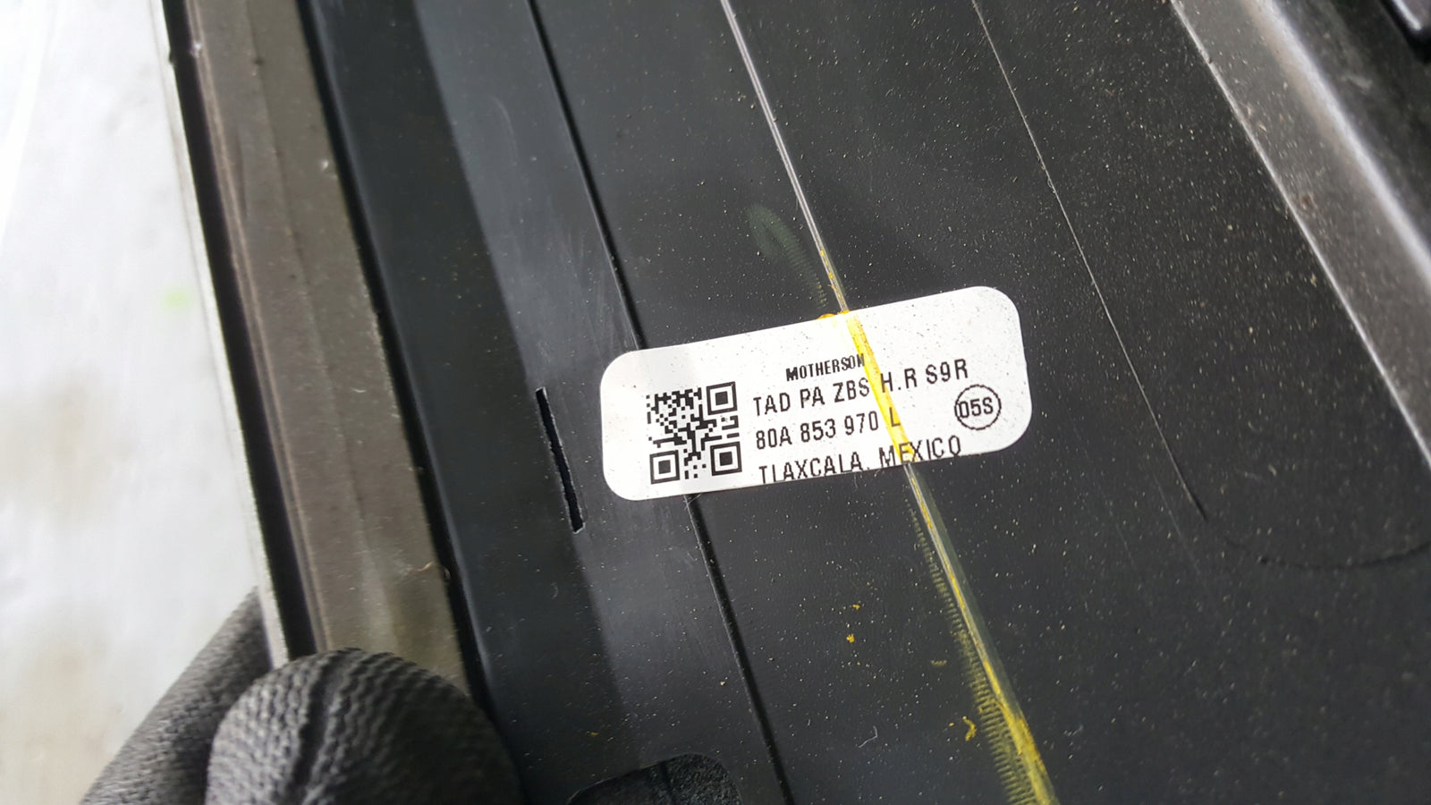 Listwa drzwi prawy tył AUDI Q5 80A853970A demontaż