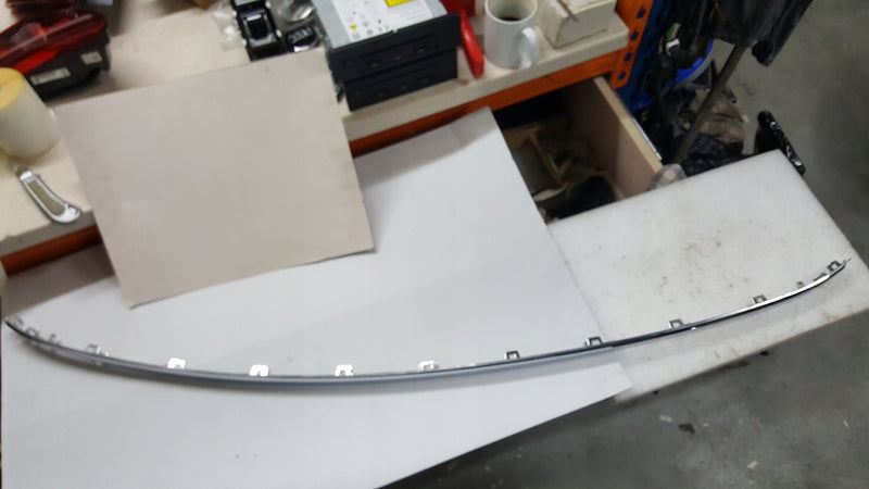 Listwa chrom zderzaka tylnego VW TOUAREG 7P6853835 demontaż
