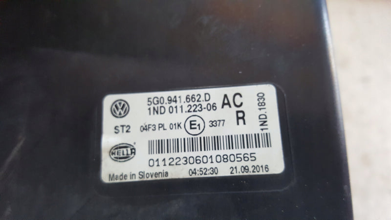 Prawy halogen VW GOLF VII 5G0941662D demontaż