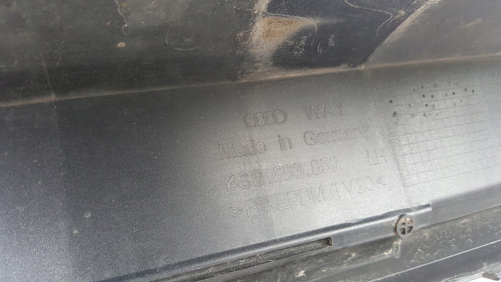 Listwa progowa lewa strona AUDI R8 4S0853859 demontaż