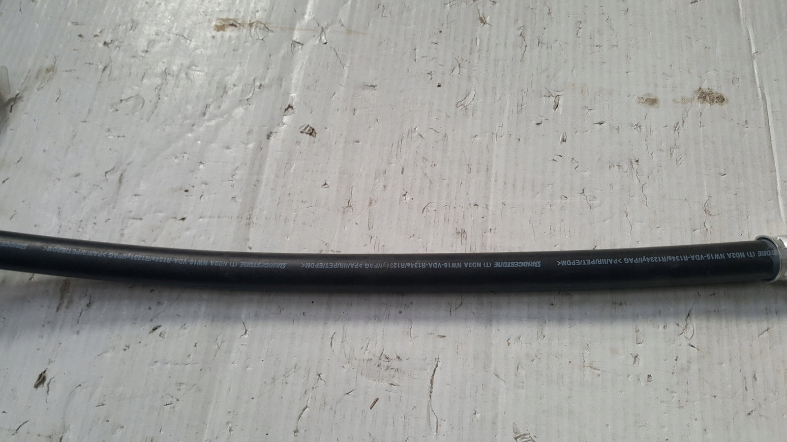 NOWY ORYGINALNY przewód rurka klimatyzacji AUDI A4 (B9) A5 8W0816743BN