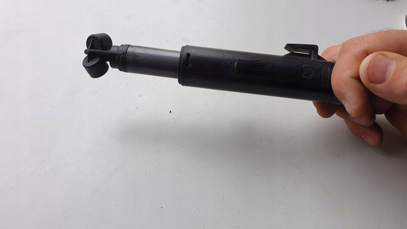 Pr spryskiwacz reflektora AUDI A4 8K0955102A