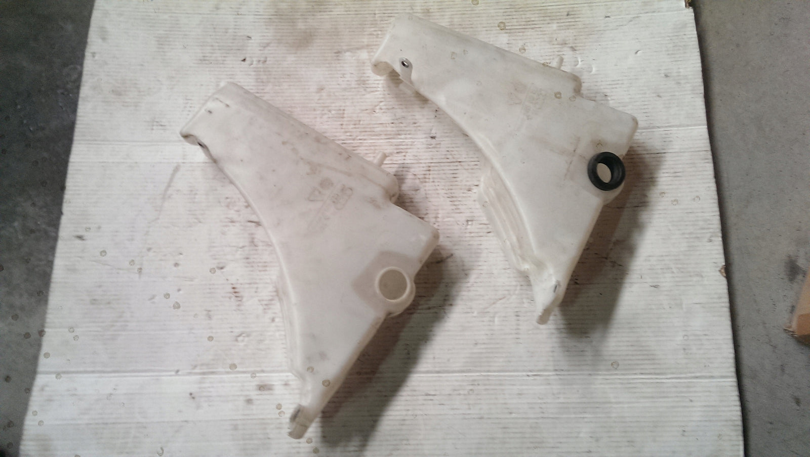 Zbiornik płynu spryskiwaczy AUDI A5 A4 8T0955453C