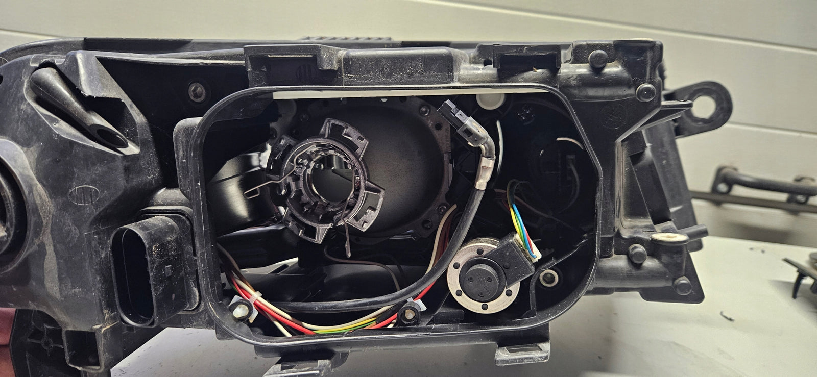 4F0941003AK IDEAŁ! Le xenon LED Audi A6 C6 2007r