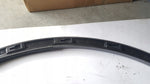 Listwa błotnika prawy przód VW TOUAREG 3 760853718A demontaż