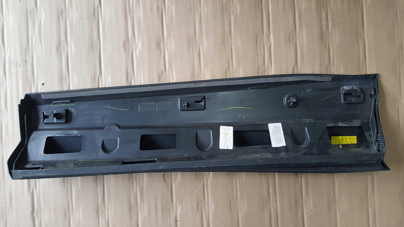 Listwa drzwi prawy tył AUDI Q3 II 83A853970A/B