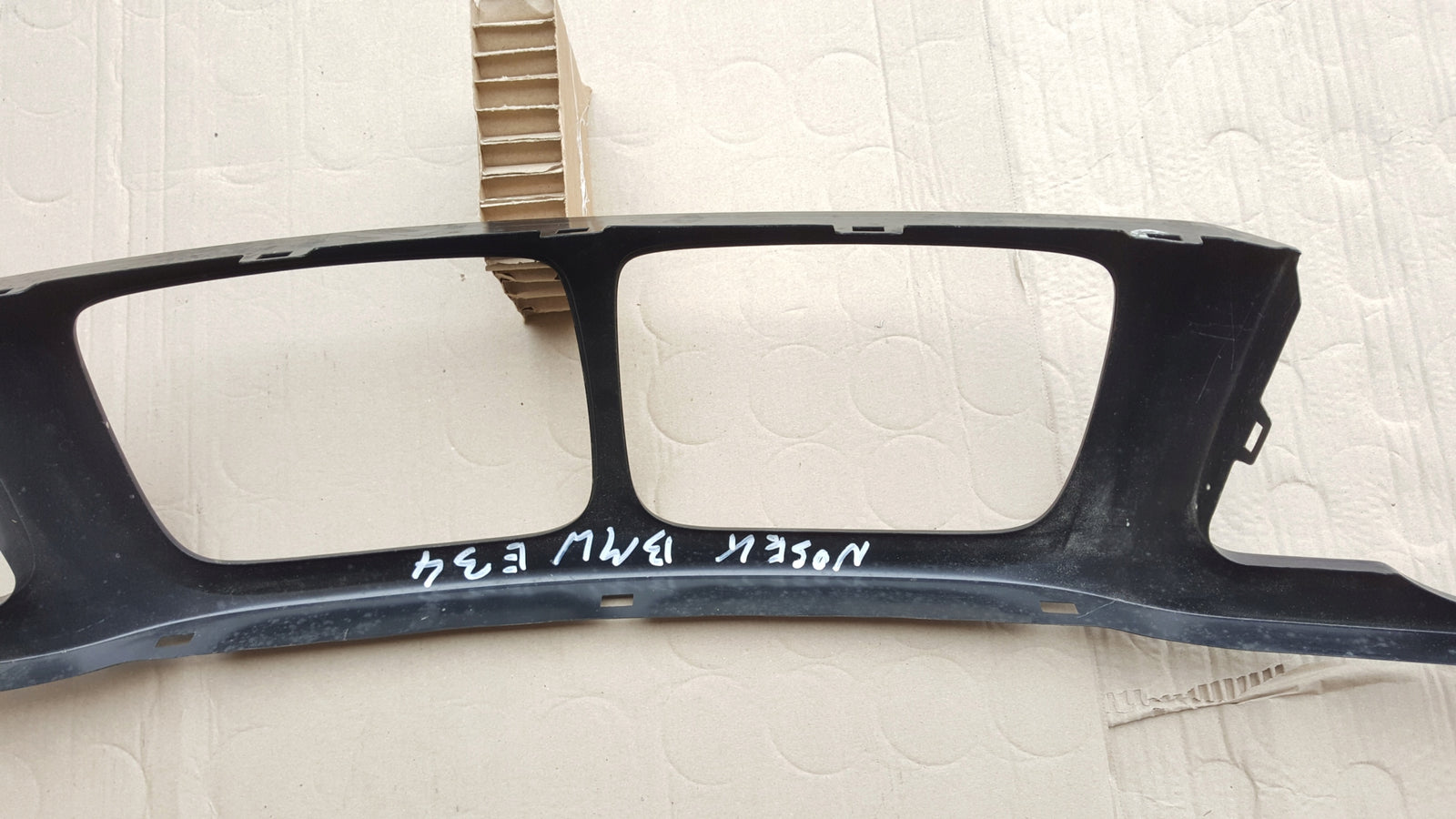Nosek BMW e34 na szeroką maskę