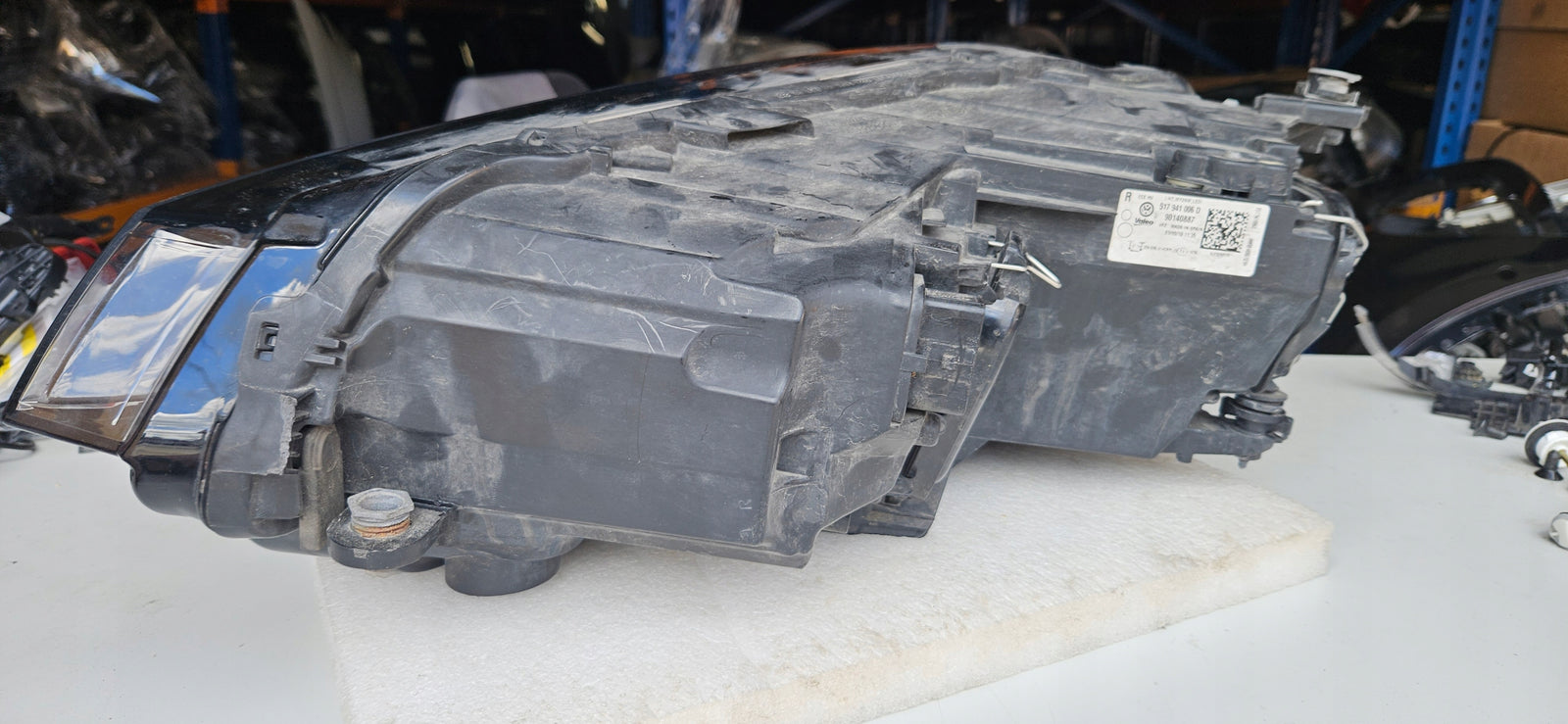 Pr reflektor LED Vw Sportsvan 517941006D 2019r demontaż
