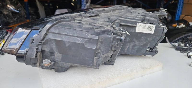 Pr reflektor LED Vw Sportsvan 517941006D 2019r demontaż