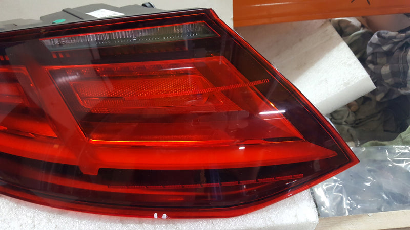 Tylna lewa lampa LED AUDI TT TTS TTRS 8S0945095E demontaż