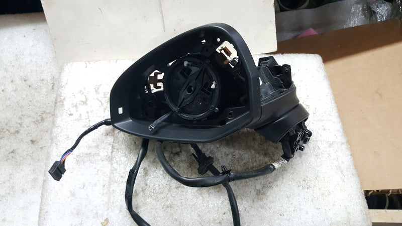 Le lusterko zewnętrzne AUDI A4 B9 2015- 10PIN 8W1857409Q