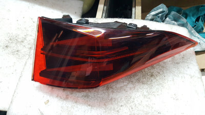 CUPRA FORMENTOR LIFT VZ 2024- LAMPA LEWA TYŁ 5FF945207A