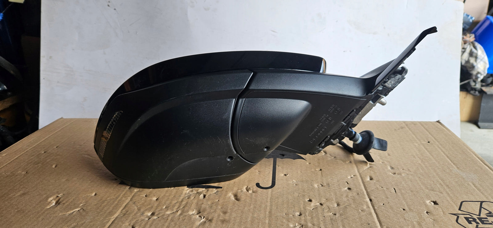 4KL857410T ideał LUSTERKO PRAWE AUDI E-TRON 14 pinów