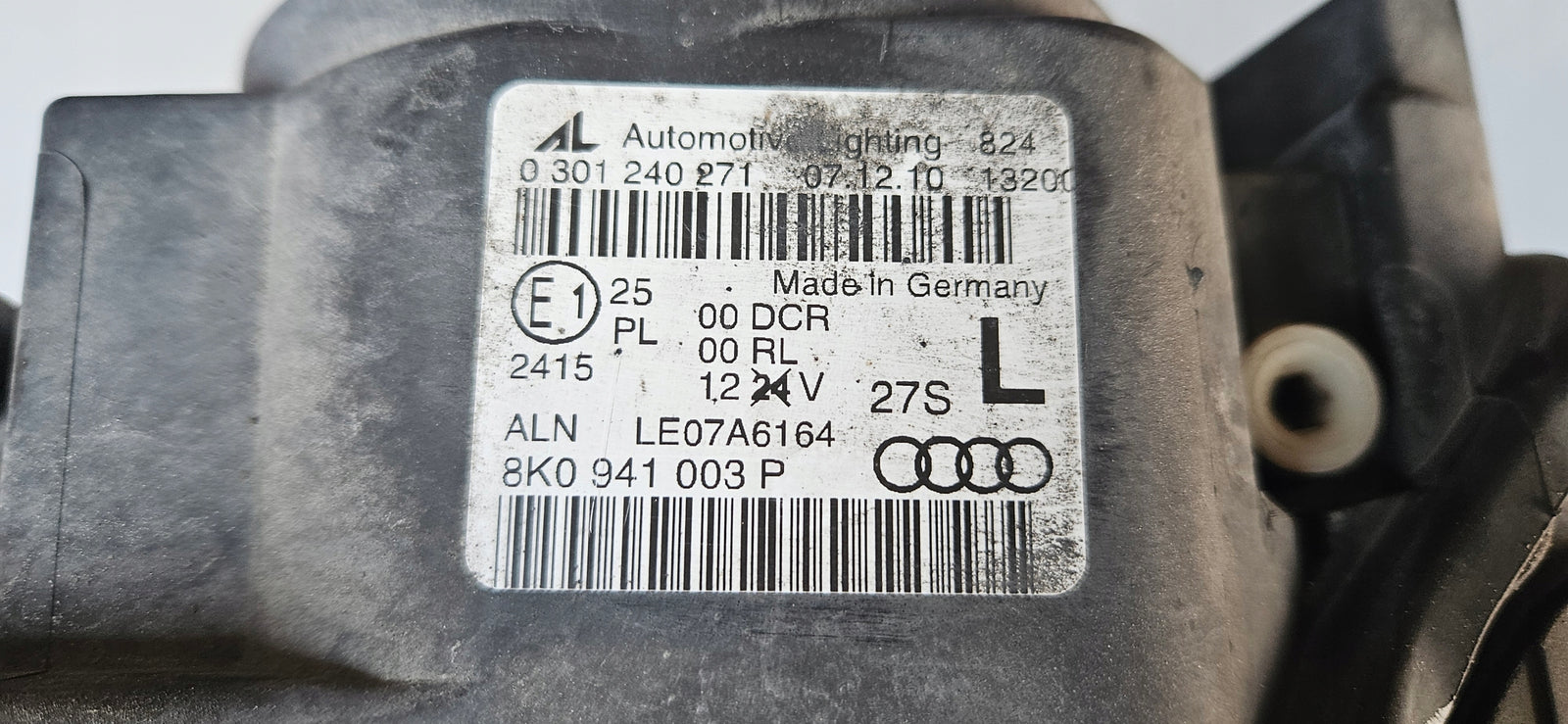 Le xenon Audi A4 S4 RS4 B8 2010r 8K0941003P wraz z platformą mocującą