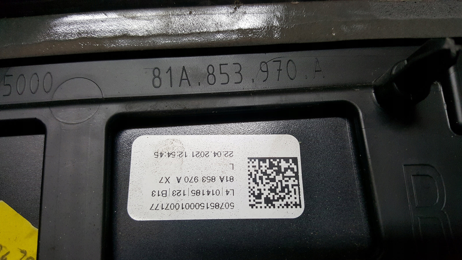 Listwa drzwi prawy tył AUDI Q2 S-LINE 81A853970A