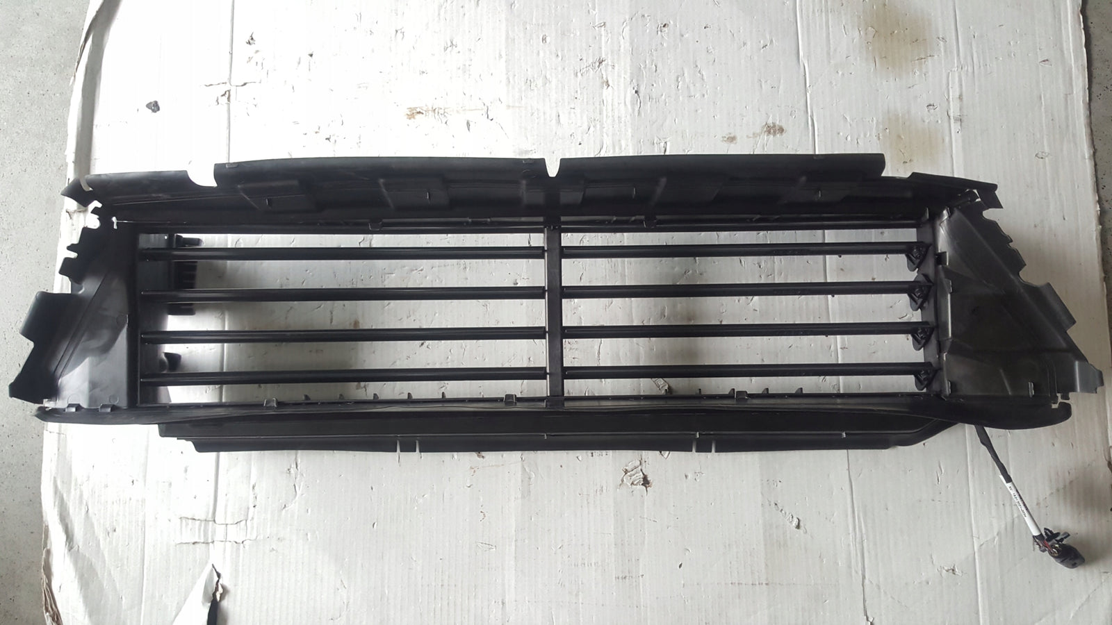 NOWA ORYGINALNA kierownica powietrza żaluzja SEAT LEON 5FA971277