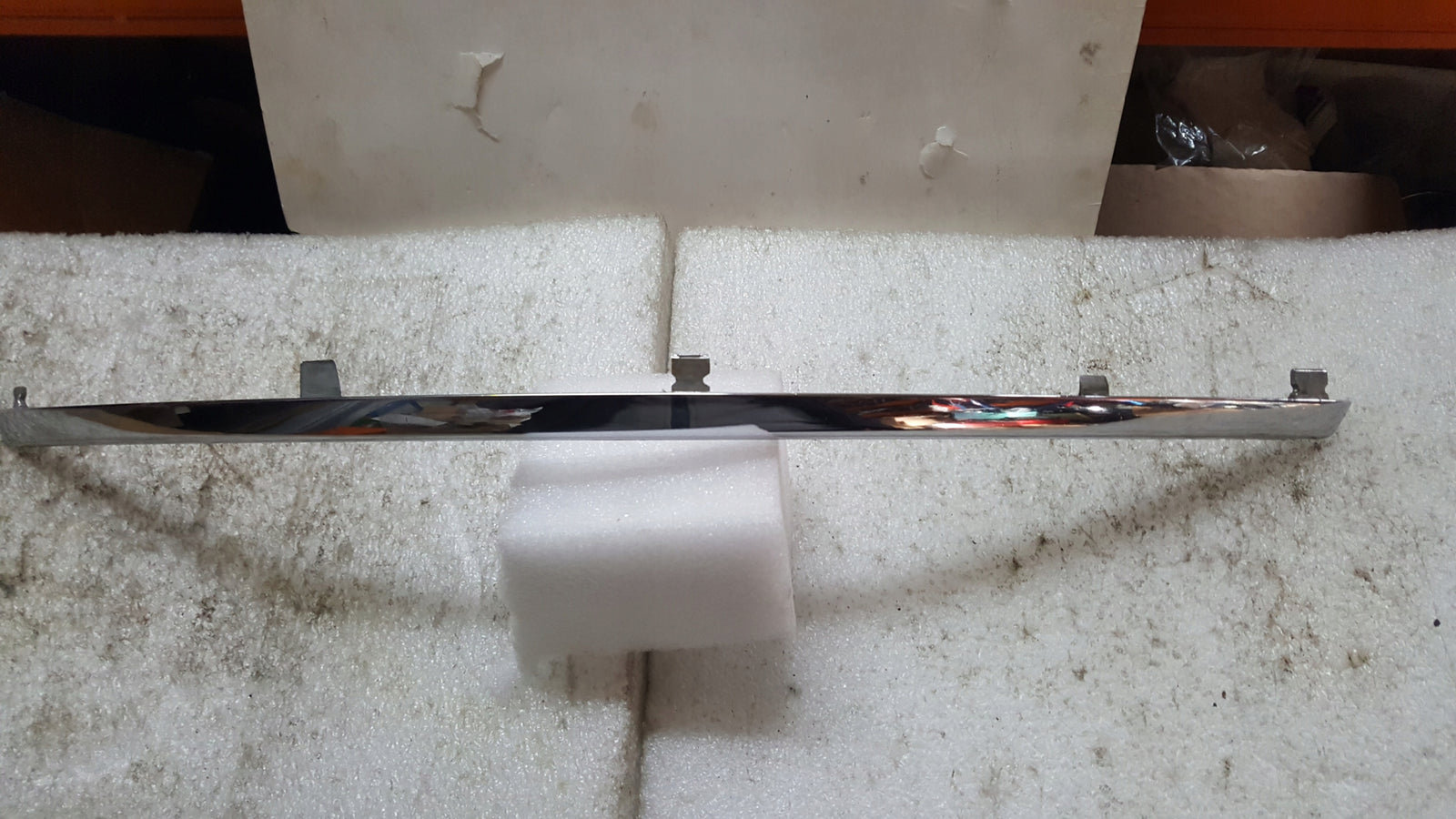 VW PASSAT B5 FL LISTWA ZDERZAKA CHROM LEWA 3B0807243