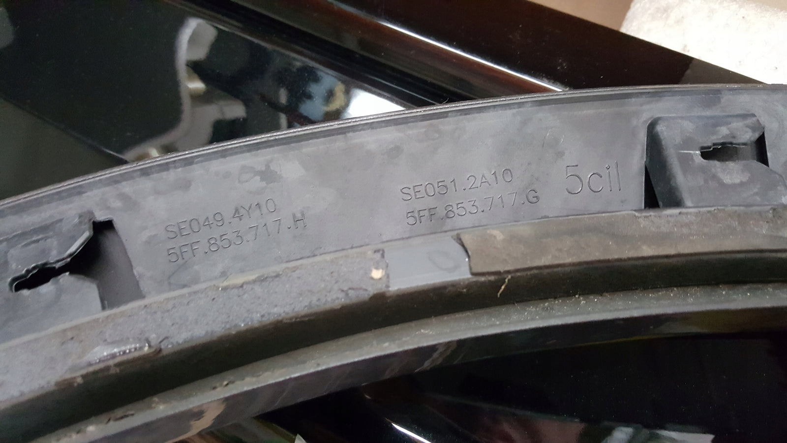 Listwa błotnika lewy przód CUPRA FORMENTOR 5FF853717H demontaż