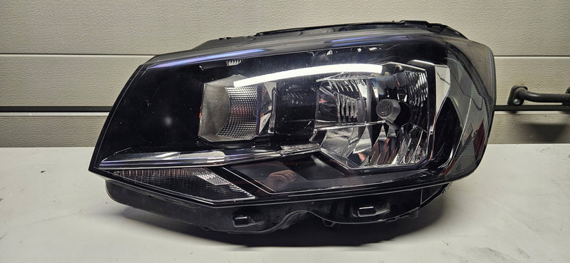 LE reflektor Vw T6 7E1941015AD 2019r IDEAŁ