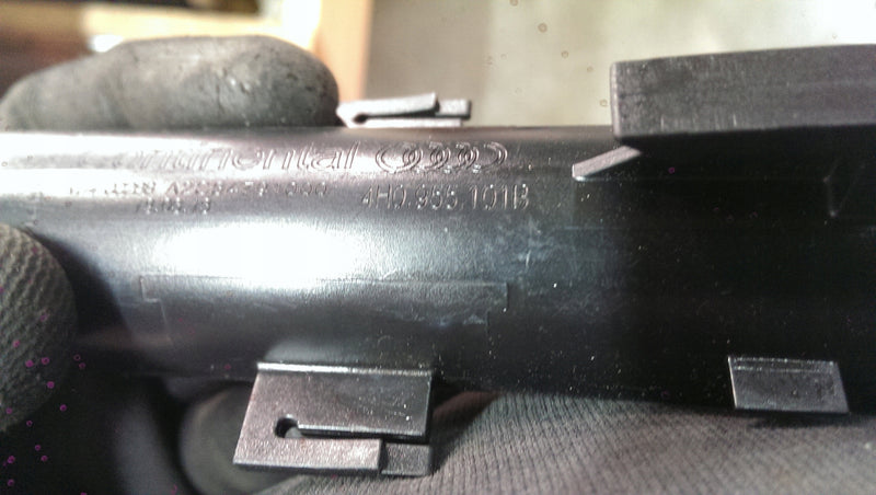 Lewy spryskiwacz reflektora AUDI A8 4H0955101B