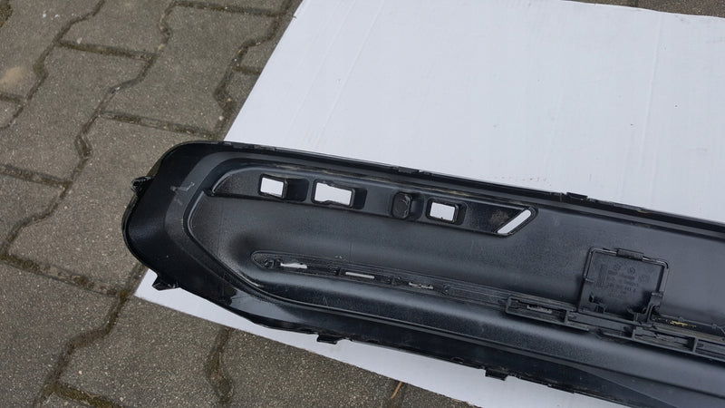 Listwa kratka zderzaka tylnego VW PASSAT B9 kombi 3J0807423B demontaż