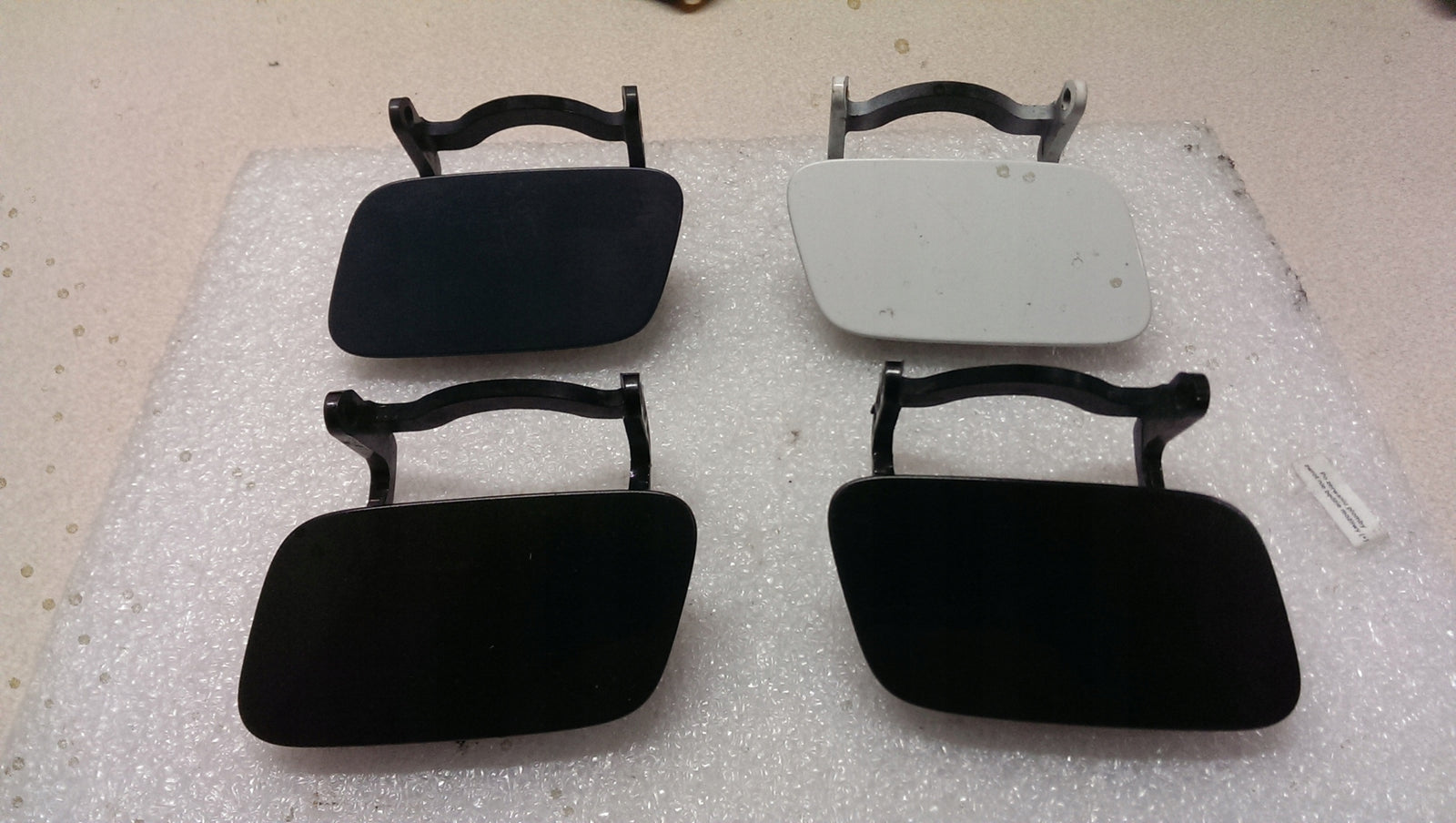 Zaślepki spryskiwaczy L+P AUDI A4 B8 8K0955275/276