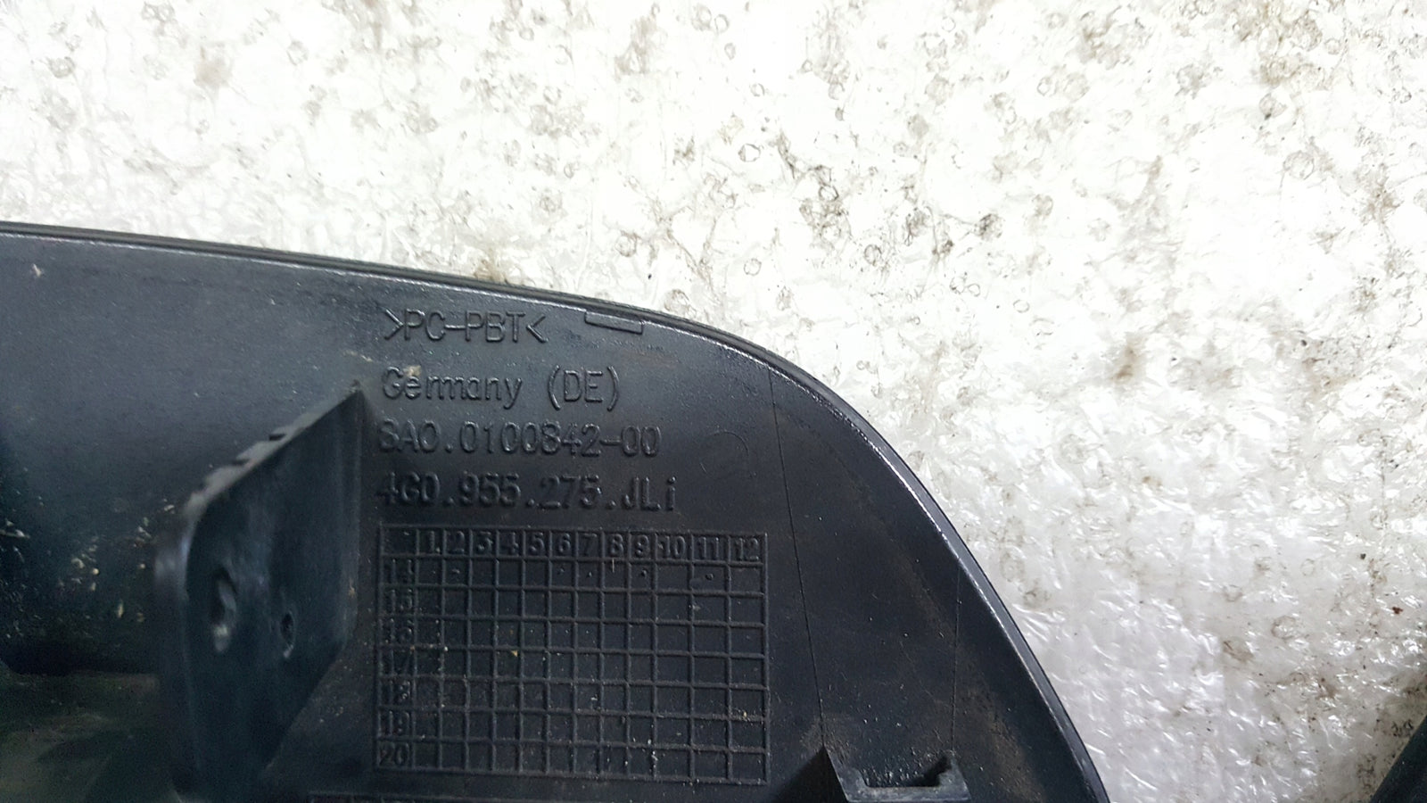 AUDI A6 C7 RS6 zaślepka spryskiwacza prawa lewa 4G0955275J 4G0955276J
