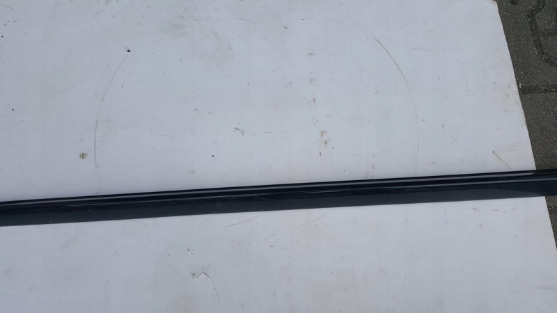 Listwa progowa prawa AUDI A4 B9 S-LINE 8W0853931A